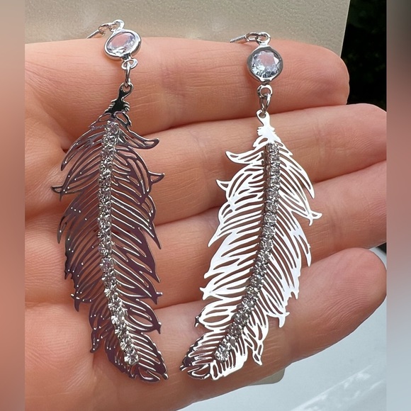 Bling Feather Earrings - Picture 3 of 10
